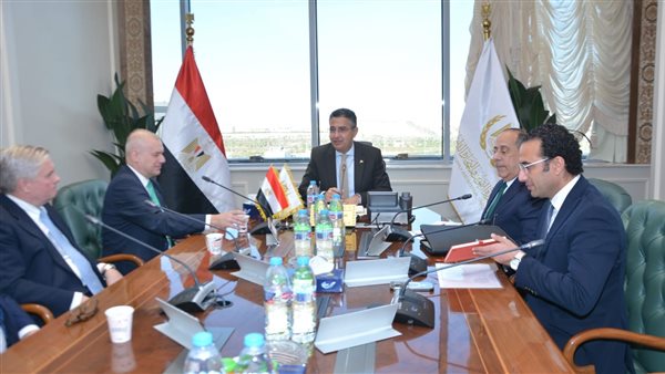  وزير التموين يبحث