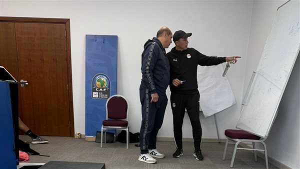 علاء نبيل يجتمع بجهاز