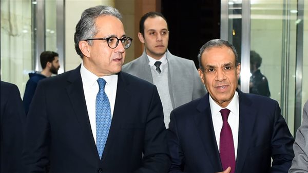 وزير الخارجية والدكتور