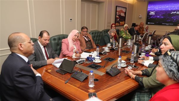 اجتماع وزير العمل