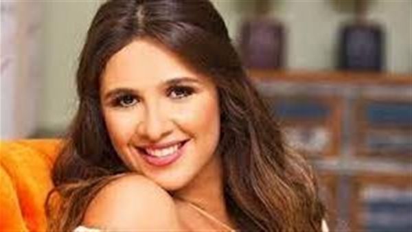 ياسمين عبد العزيز