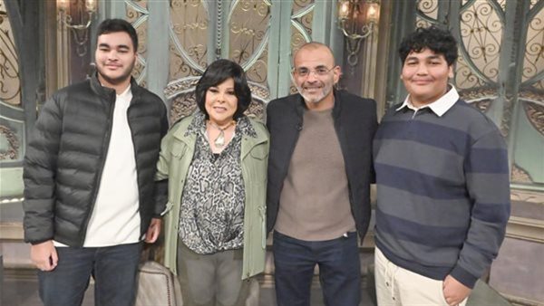 أيمن بهجت قمر وأبناءه