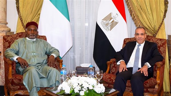  وزير الخارجية