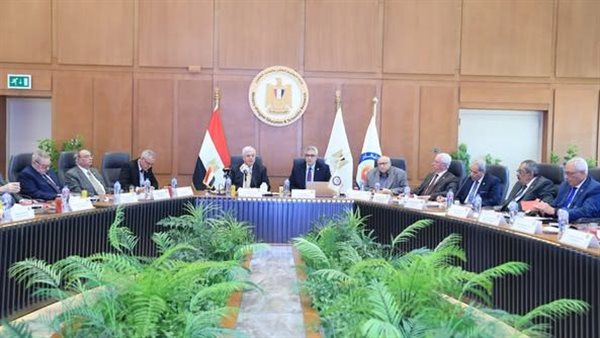 اجتماع وزير التعليم