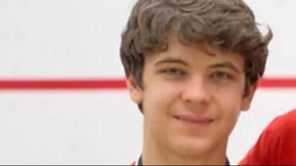 لاعب نادى الشمس للاسكواش