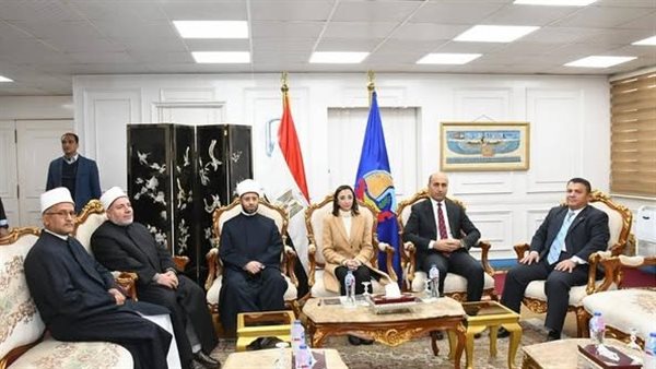 محافظ البحيرة تستقبل