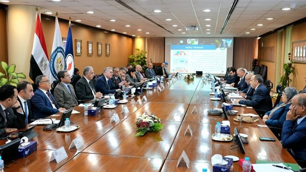 اجتماع  لوزير البترول