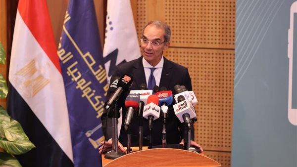 وزير الاتصالات 