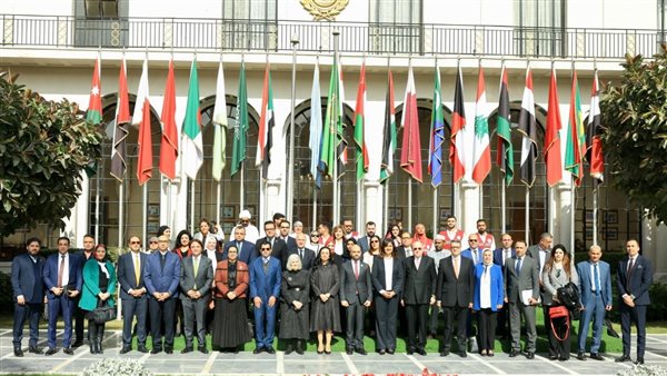 صورة جماعية للمشاركين