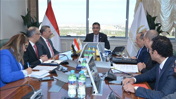 اجتماع وزير التموين