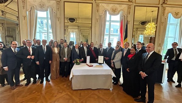 وزير الخارجية والهجرة