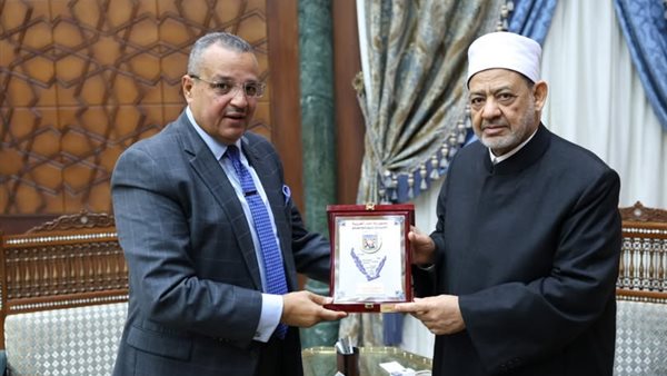 شيخ الأزهر يستقبل
