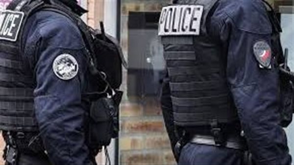 السلطات الفرنسية