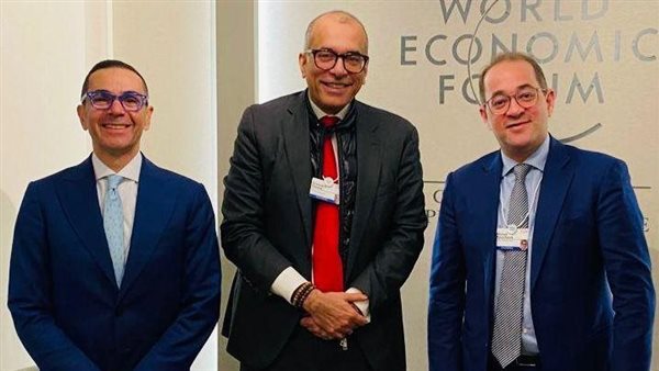 وزير الاستثمار خلال