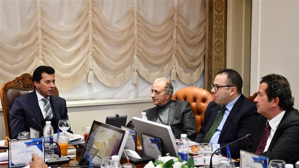 وزير الرياضة خلال