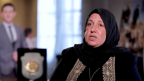 والدة الشهيد عمر