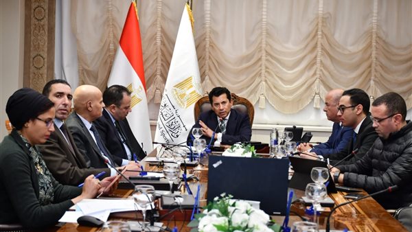 وزير الرياضة خلال