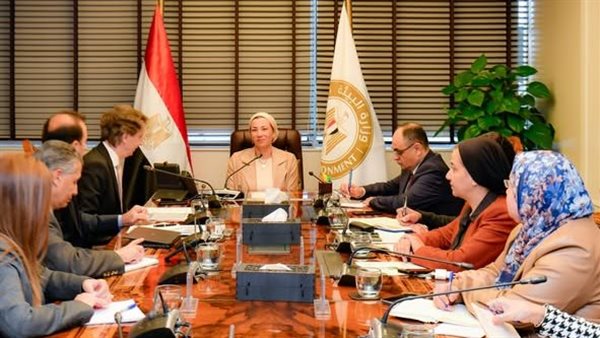  وزيرة البيئة