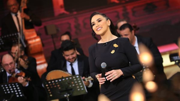 المطربة مي فاروق