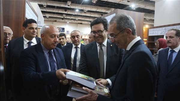 وزيرا الاتصالات والثقافة