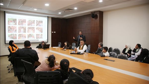 علاقة الفن التشكيلي