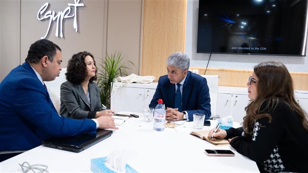 وزير السياحة خلال