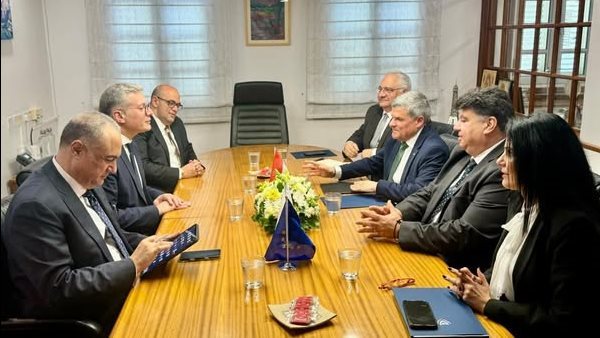 اجتماع وزير البترول