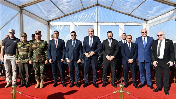  وزير الشباب والرياضة