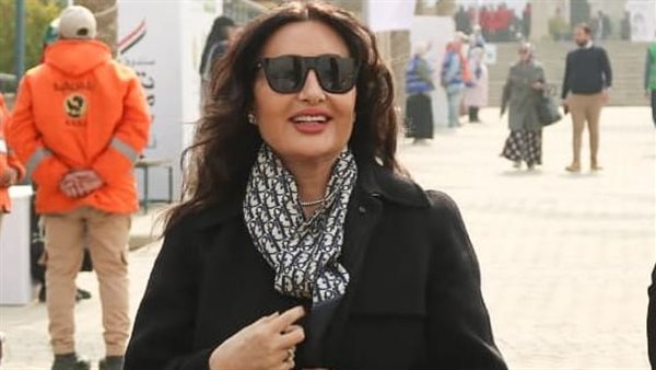 الفنانة لطيفة