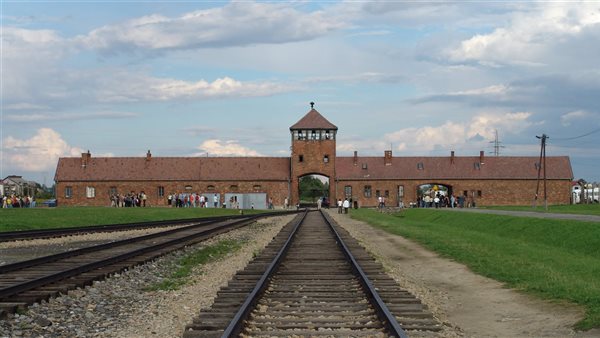  معسكر الاعتقالات