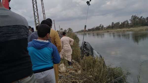 أثناء انتشال السيارة