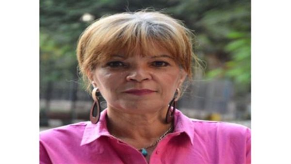 الكاتبة إيمان رسلان