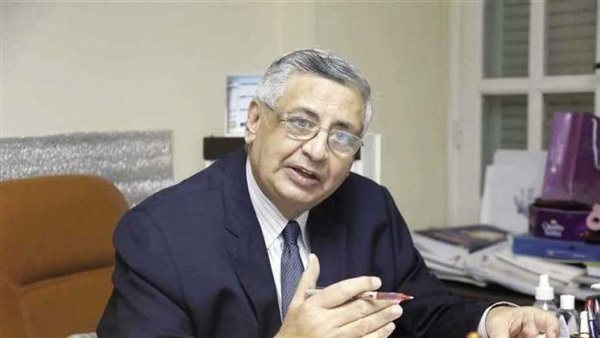 الدكتور عوض تاج الدين