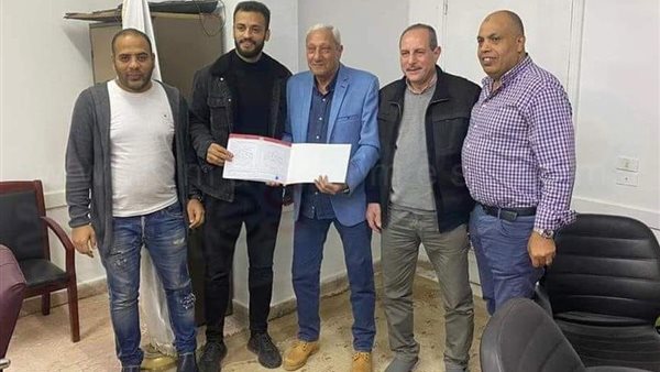 جانب من جلسة التوقيع