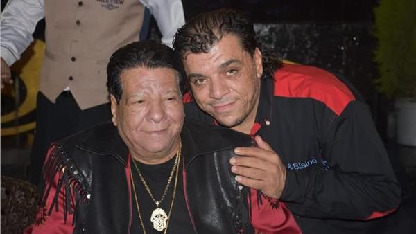 عصام برفقة والده