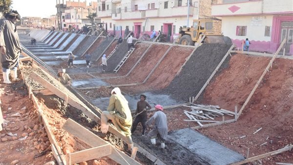 تبطين الترع 