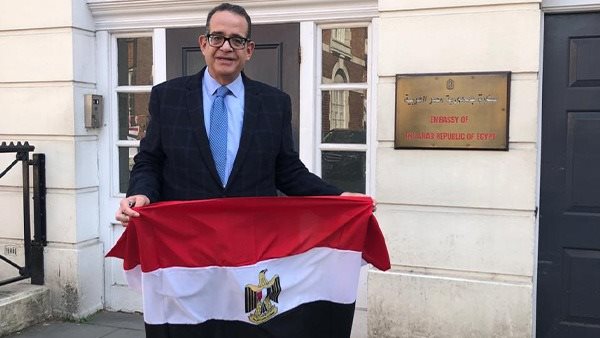 طارق عبد العزيز عضو