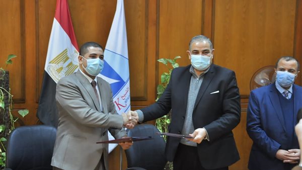 جانب من مراسم التوقيع