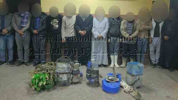 المتهمين و المضبوطات