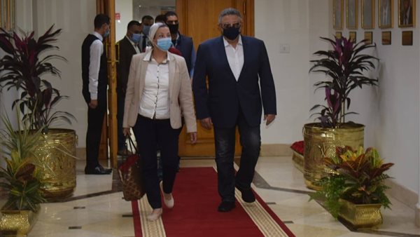 وزيرة البيئة ومحافظ