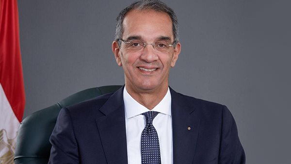  عمرو طلعت وزير الاتصلات