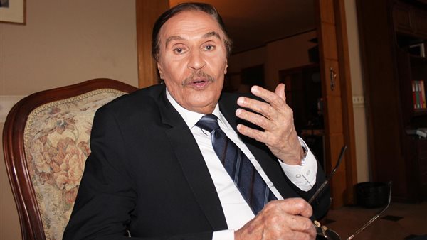 الفنان الراحل عزت