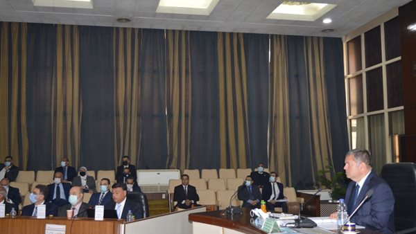 اجتماع وزير قطاع