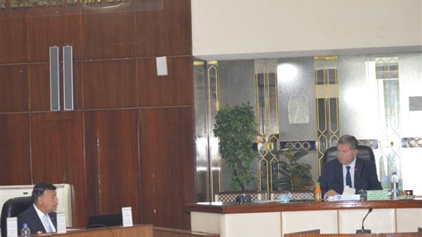 اجتماع وزير قطاع