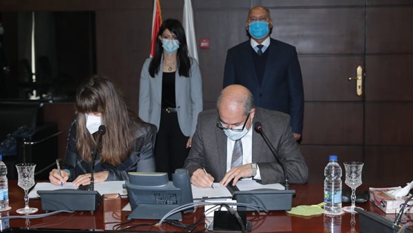 توقيع الاتفاقية 