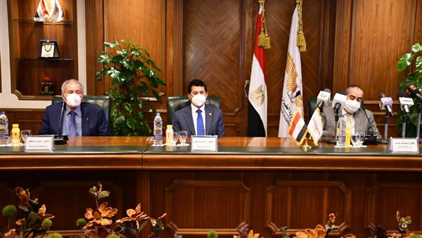 وزير الطيران ووزير