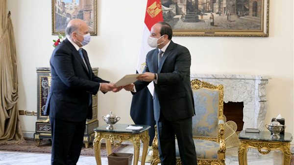 الرئيس يستقبل وزير