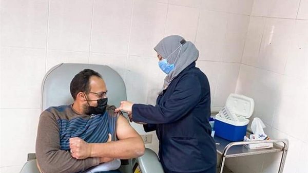 تطعيم الأطقم الطبيبة