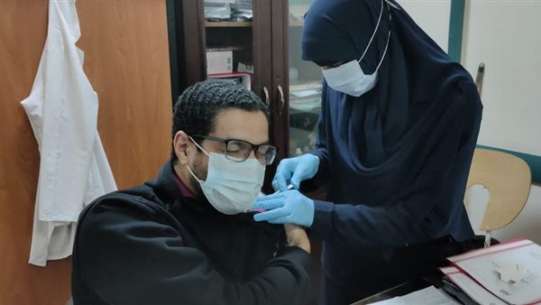 تطعين الاطقم الطبية