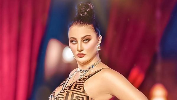 الفنانة صوفينار